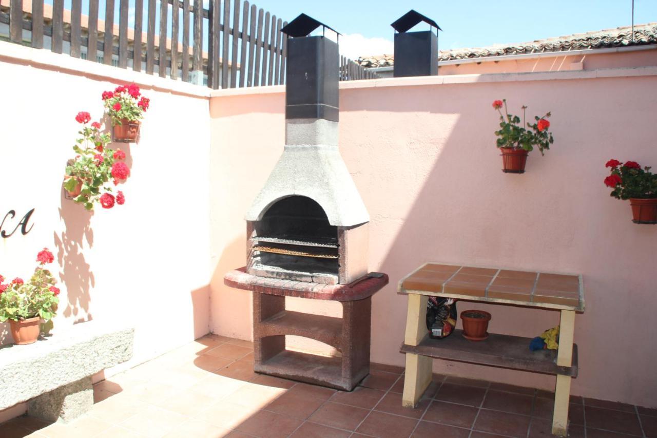 La Casa Madrona Apartment Villacastin Exterior photo